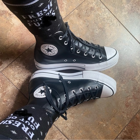 Converse Shoes - Black Leather Hightop Converse sz US 8.5